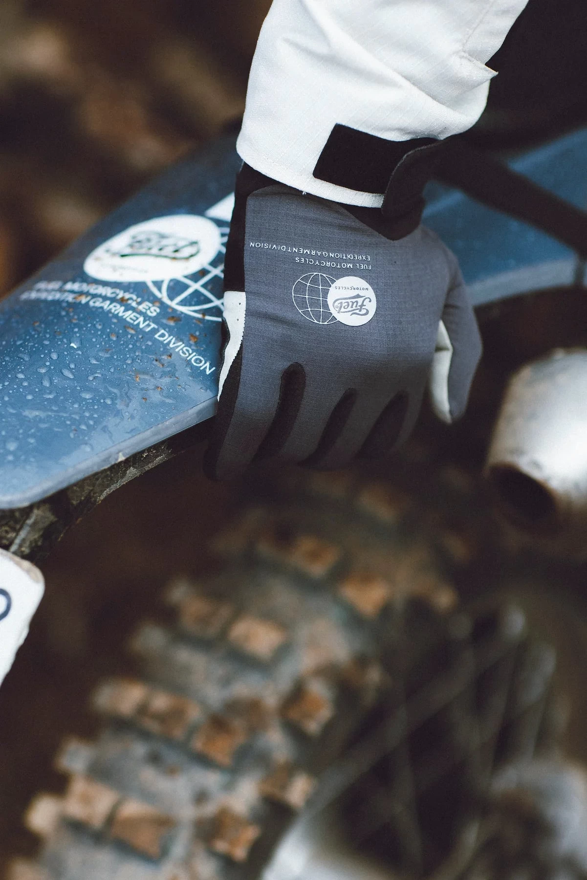 Fuel Endurage Glove Dark Grey 4 Fuel Endurage Glove Dark Grey - Image 2